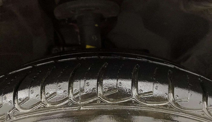 2018 Ford Ecosport TITANIUM 1.5L PETROL, CNG, Manual, 67,348 km, Right Front Tyre Tread