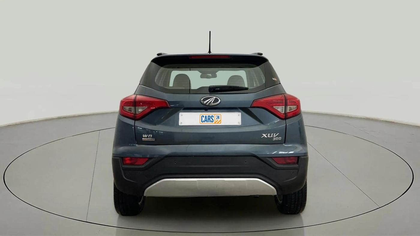 2021 Mahindra XUV300 W8 (O) 1.2 PETROL AMT, Petrol, Automatic, 20,050 km, Back/Rear
