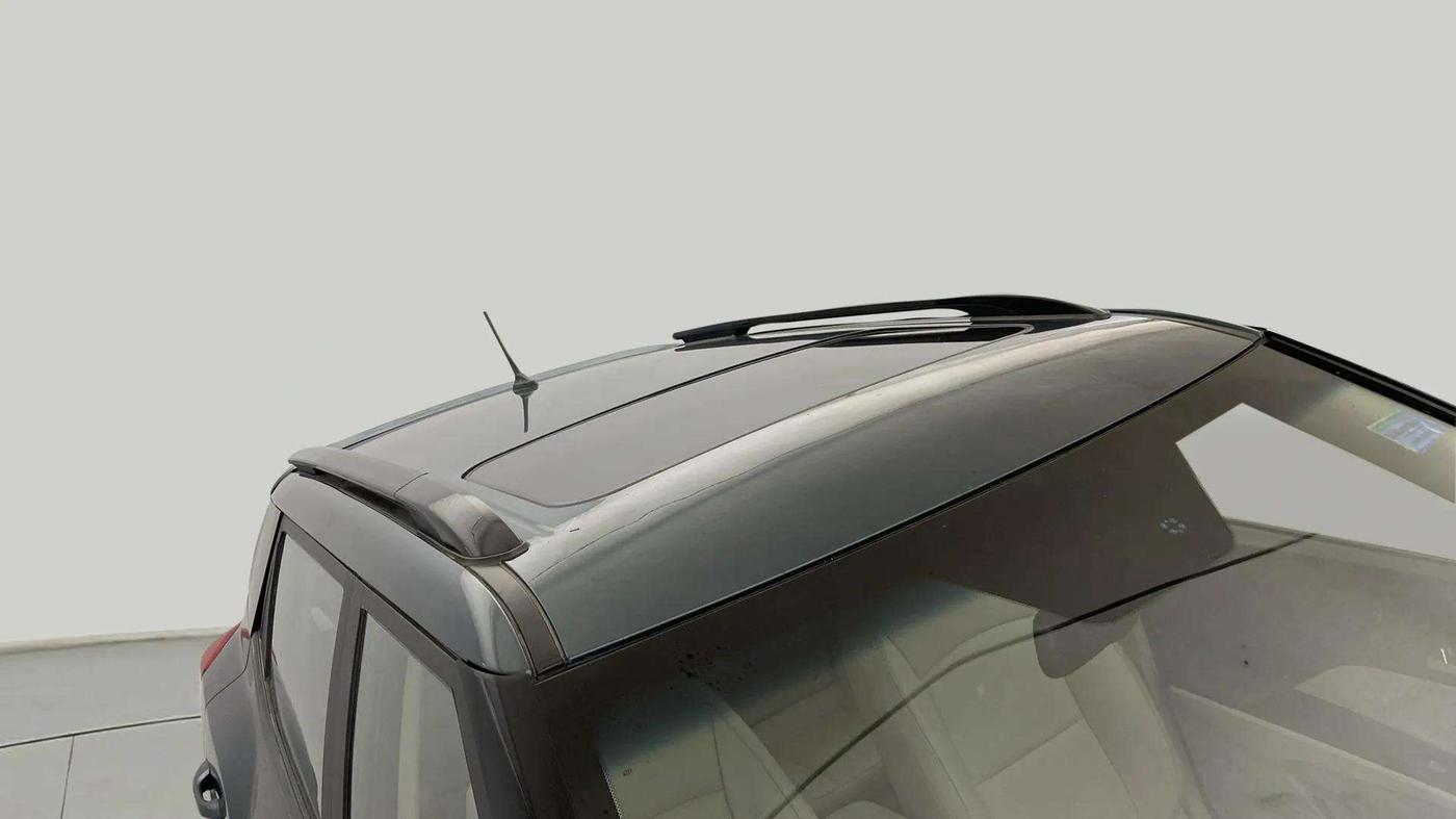 2021 Mahindra XUV300 W8 (O) 1.2 PETROL AMT, Petrol, Automatic, 20,050 km, Roof