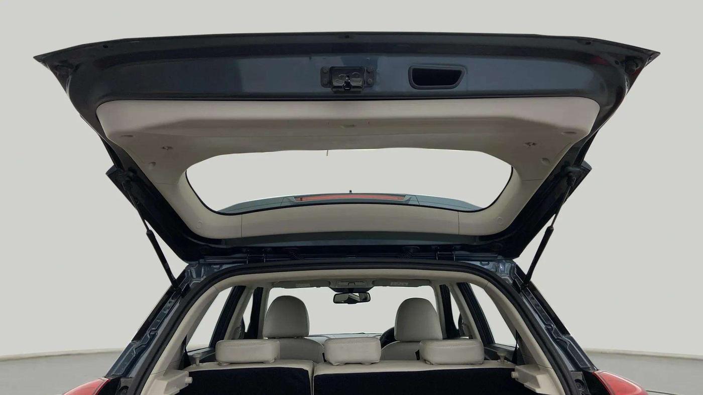 2021 Mahindra XUV300 W8 (O) 1.2 PETROL AMT, Petrol, Automatic, 20,050 km, Boot Door Open