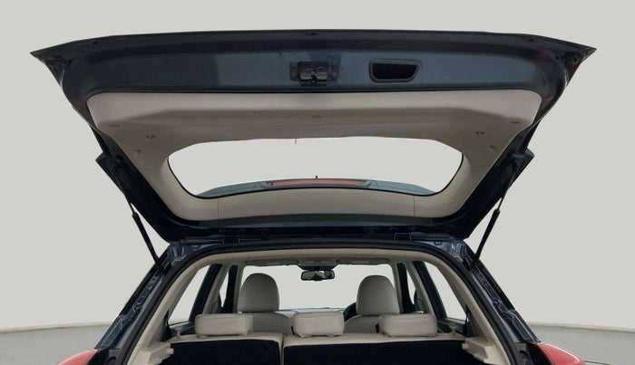 2021 Mahindra XUV300 W8 (O) 1.2 PETROL AMT, Petrol, Automatic, 19,954 km, Boot Door Open