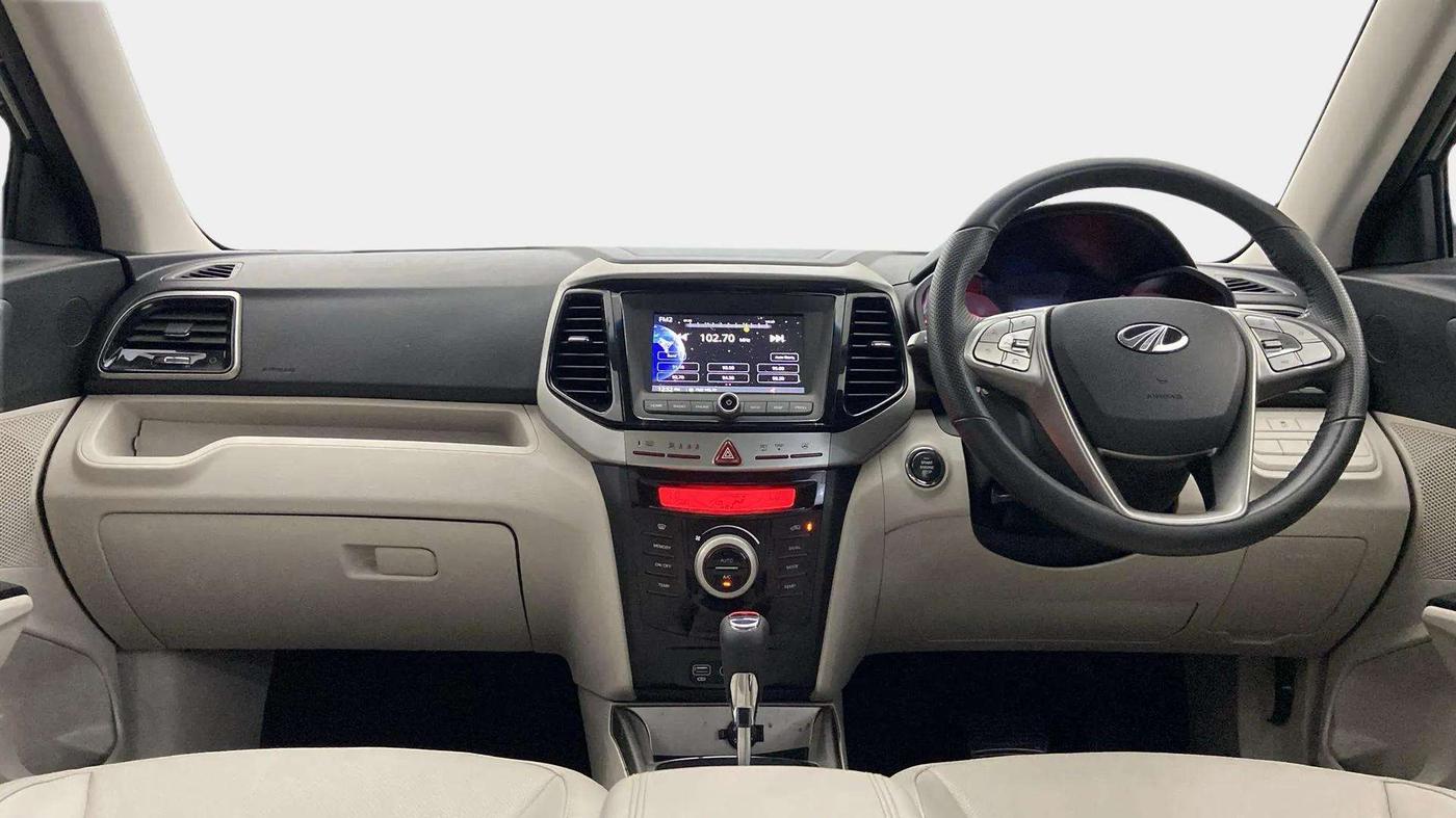 2021 Mahindra XUV300 W8 (O) 1.2 PETROL AMT, Petrol, Automatic, 20,050 km, Dashboard