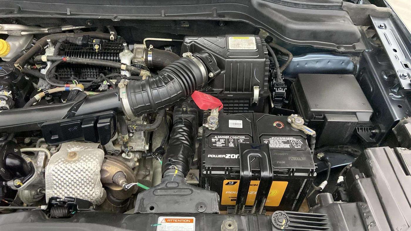 2021 Mahindra XUV300 W8 (O) 1.2 PETROL AMT, Petrol, Automatic, 20,050 km, Engine View - Left