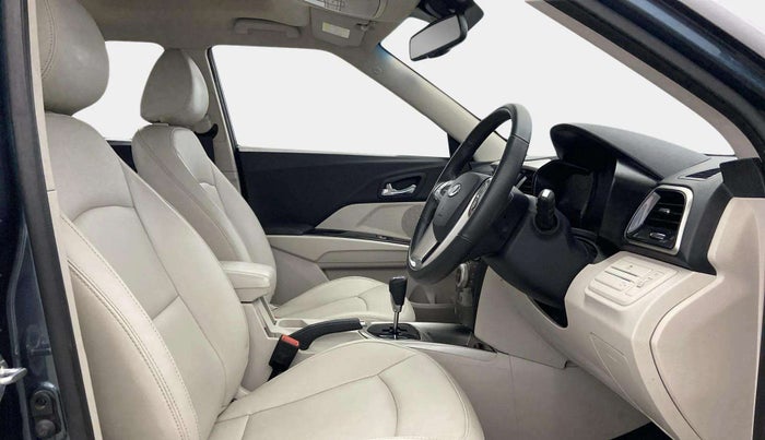 2021 Mahindra XUV300 W8 (O) 1.2 PETROL AMT, Petrol, Automatic, 19,954 km, Right Side Front Door Cabin