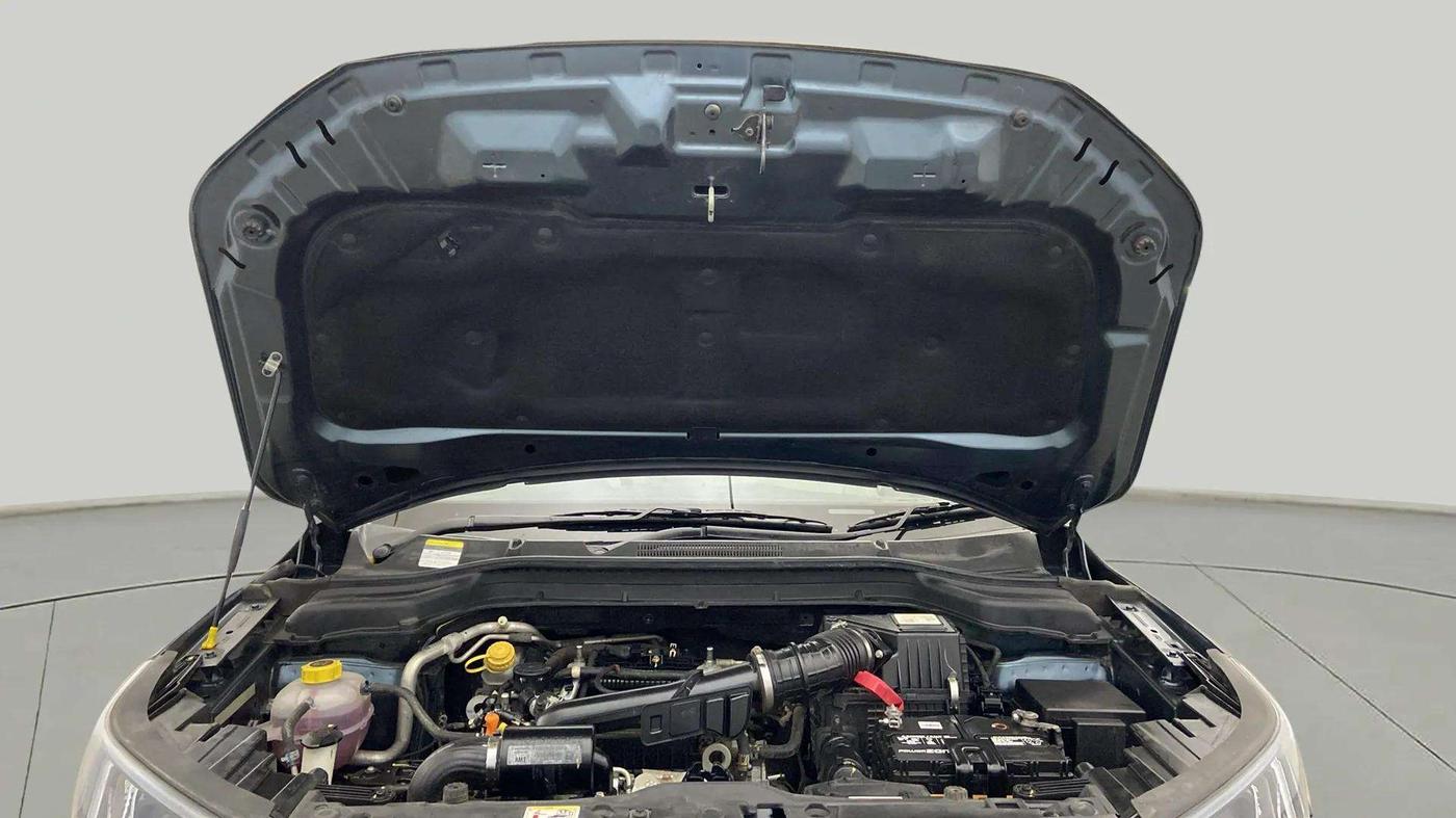 2021 Mahindra XUV300 W8 (O) 1.2 PETROL AMT, Petrol, Automatic, 20,050 km, Open Bonet