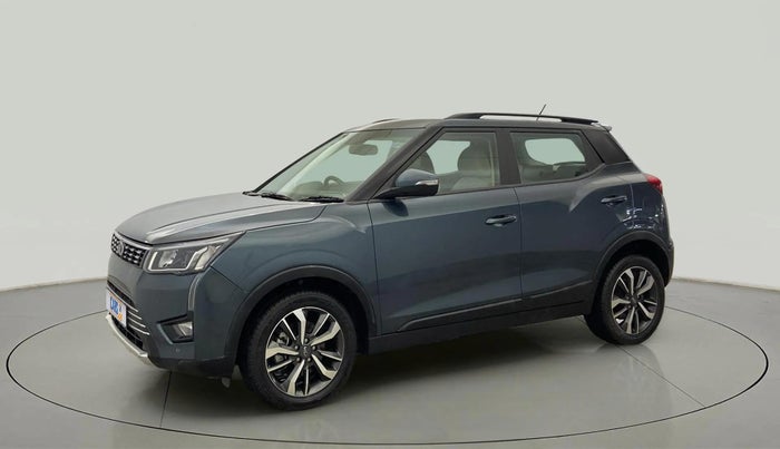 2021 Mahindra XUV300 W8 (O) 1.2 PETROL AMT, Petrol, Automatic, 19,954 km, Left Front Diagonal