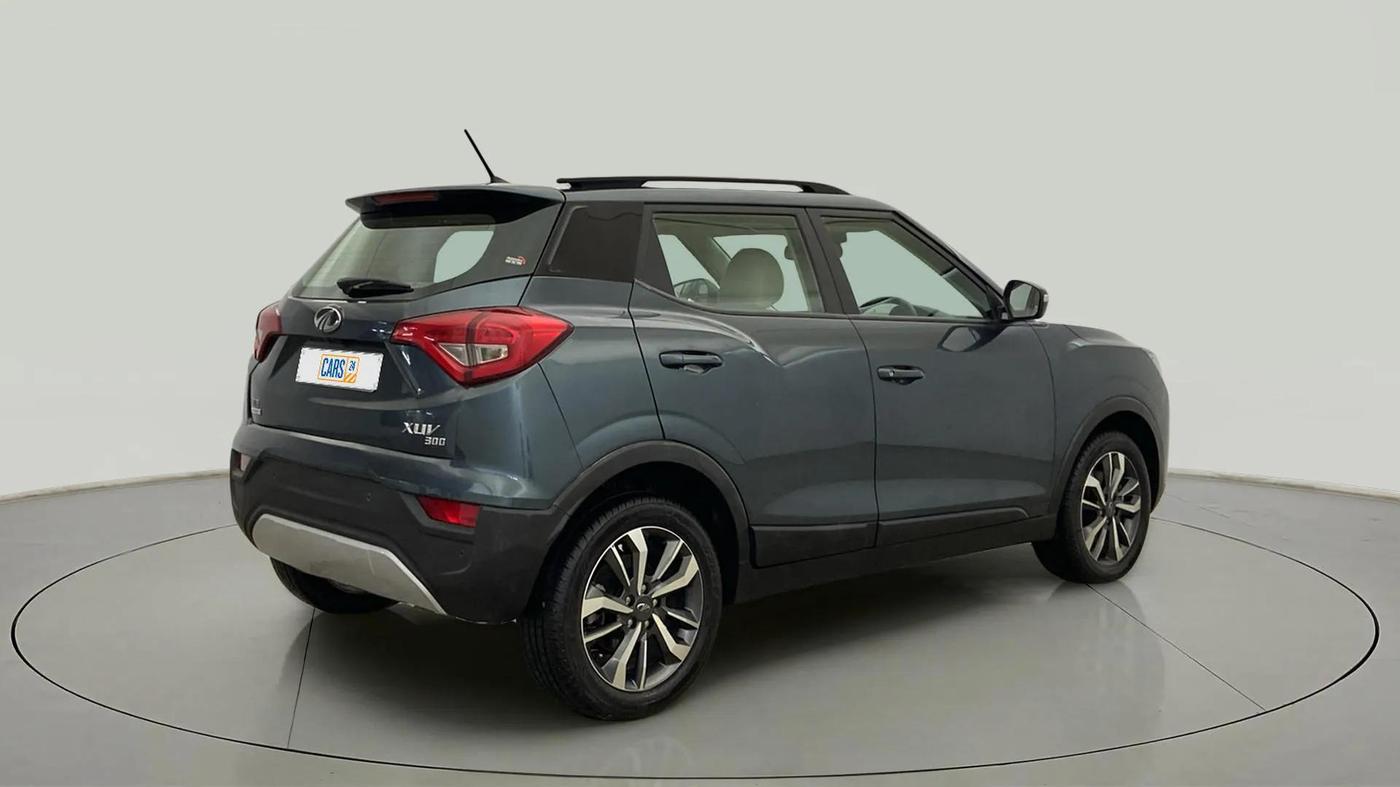 2021 Mahindra XUV300 W8 (O) 1.2 PETROL AMT, Petrol, Automatic, 20,050 km, Right Back Diagonal