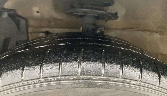 2018 Maruti Ciaz ALPHA 1.4 PETROL, Petrol, Manual, 30,682 km, Left Front Tyre Tread