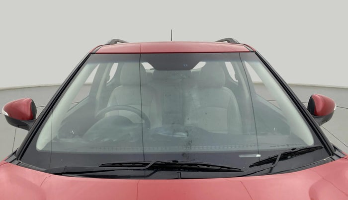 2021 Mahindra XUV300 W8 (O) 1.2 PETROL AMT, Petrol, Automatic, 28,551 km, Front Windshield
