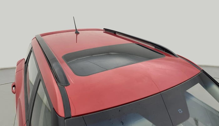 2021 Mahindra XUV300 W8 (O) 1.2 PETROL AMT, Petrol, Automatic, 28,551 km, Roof