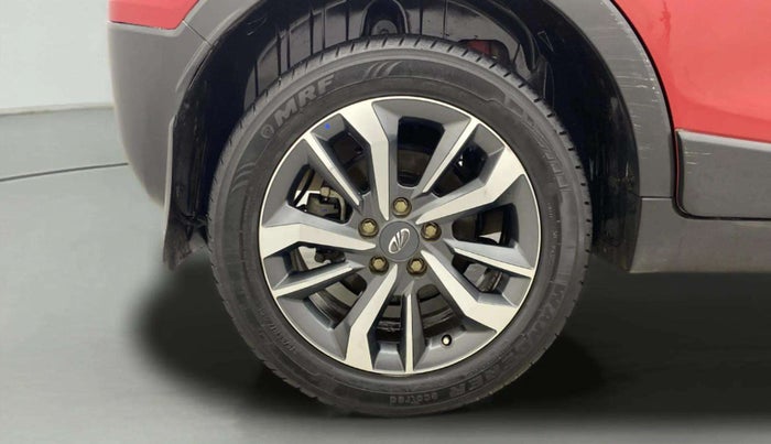 2021 Mahindra XUV300 W8 (O) 1.2 PETROL AMT, Petrol, Automatic, 28,551 km, Right Rear Wheel