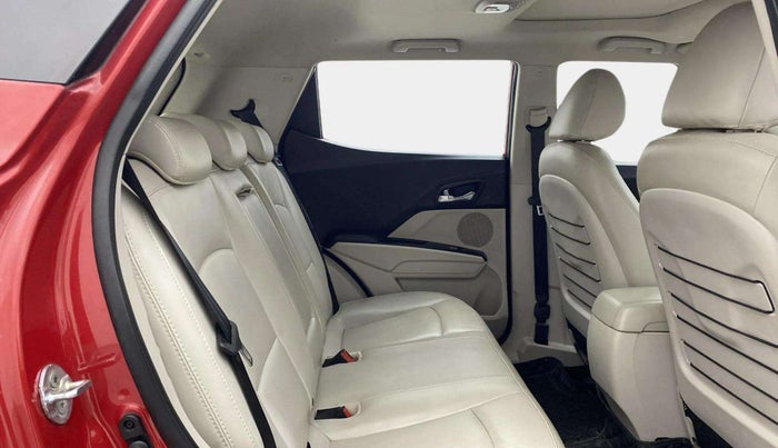 2021 Mahindra XUV300 W8 (O) 1.2 PETROL AMT, Petrol, Automatic, 28,551 km, Right Side Rear Door Cabin