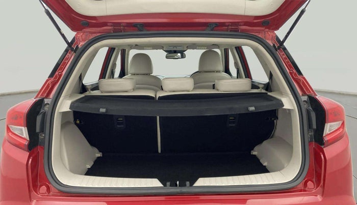 2021 Mahindra XUV300 W8 (O) 1.2 PETROL AMT, Petrol, Automatic, 28,551 km, Boot Open Zoomed View