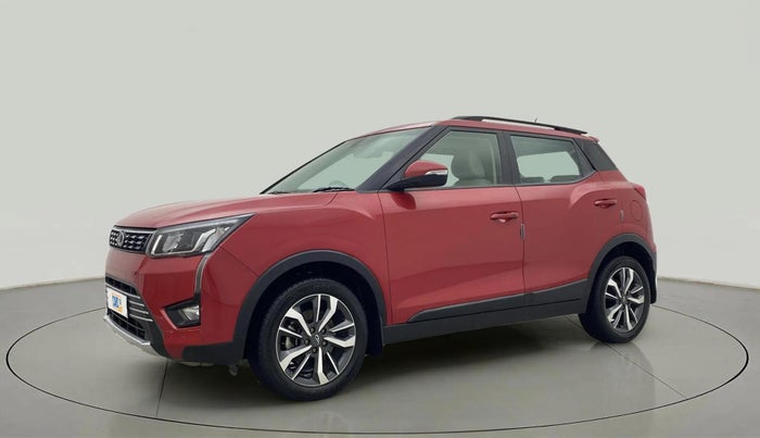 2021 Mahindra XUV300 W8 (O) 1.2 PETROL AMT, Petrol, Automatic, 28,551 km, Left Front Diagonal