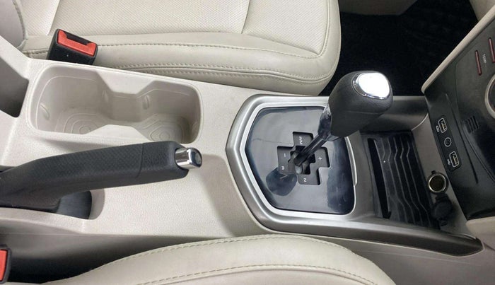 2021 Mahindra XUV300 W8 (O) 1.2 PETROL AMT, Petrol, Automatic, 28,551 km, Gear Lever