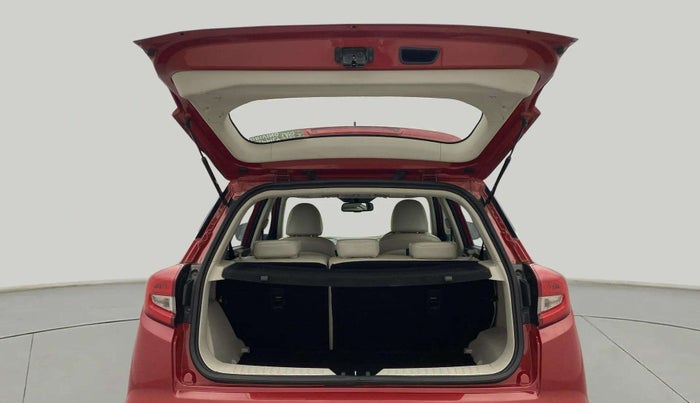 2021 Mahindra XUV300 W8 (O) 1.2 PETROL AMT, Petrol, Automatic, 28,551 km, Boot Door Open