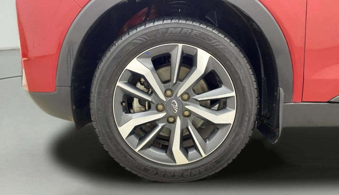 2021 Mahindra XUV300 W8 (O) 1.2 PETROL AMT, Petrol, Automatic, 28,551 km, Left Front Wheel