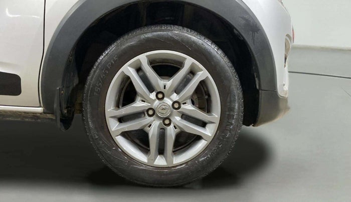2019 Renault TRIBER RXZ, Petrol, Manual, 46,047 km, Right Front Wheel
