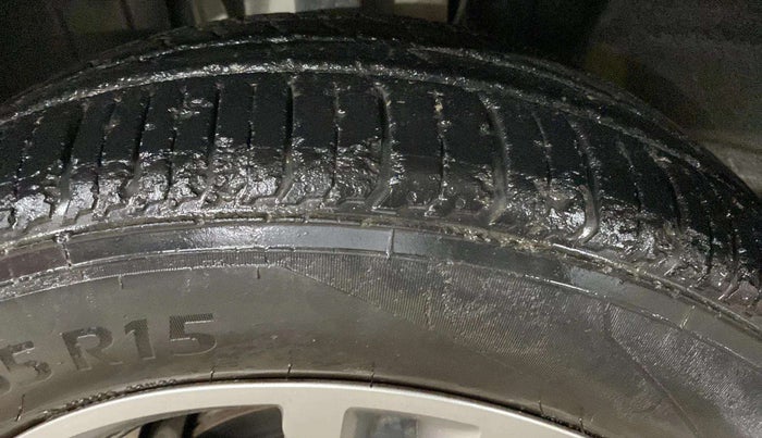 2019 Renault TRIBER RXZ, Petrol, Manual, 46,047 km, Left Rear Tyre Tread