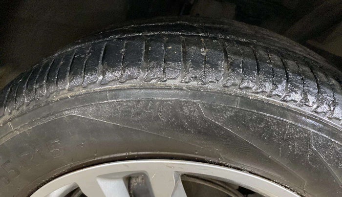 2019 Renault TRIBER RXZ, Petrol, Manual, 46,047 km, Right Front Tyre Tread
