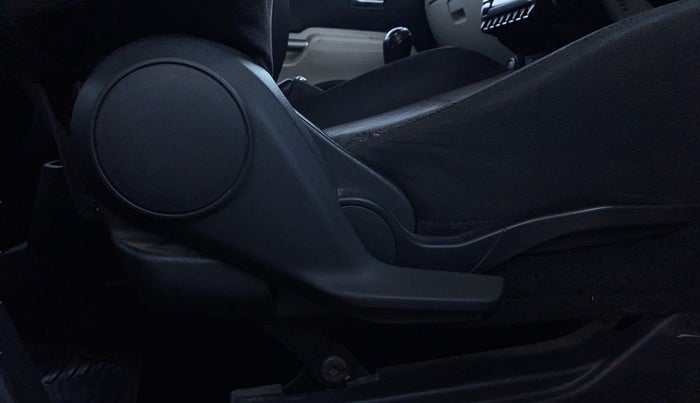 2020 Maruti IGNIS ALPHA 1.2, Petrol, Manual, 72,288 km, Driver Side Adjustment Panel
