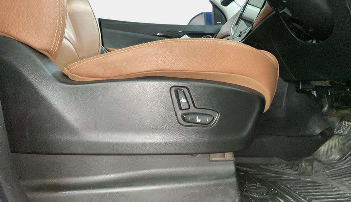 2023 MG HECTOR PLUS  SHARP PLUS 2.0 D TURBO MT 6STR, Diesel, Manual, 29,183 km, Driver Side Adjustment Panel