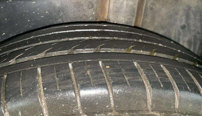 2023 MG HECTOR PLUS  SHARP PLUS 2.0 D TURBO MT 6STR, Diesel, Manual, 29,183 km, Left Rear Tyre Tread