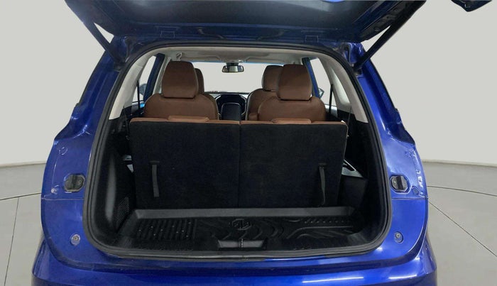 2023 MG HECTOR PLUS  SHARP PLUS 2.0 D TURBO MT 6STR, Diesel, Manual, 29,183 km, Boot Inside