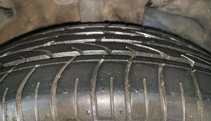 2023 MG HECTOR PLUS  SHARP PLUS 2.0 D TURBO MT 6STR, Diesel, Manual, 29,183 km, Right Front Tyre Tread