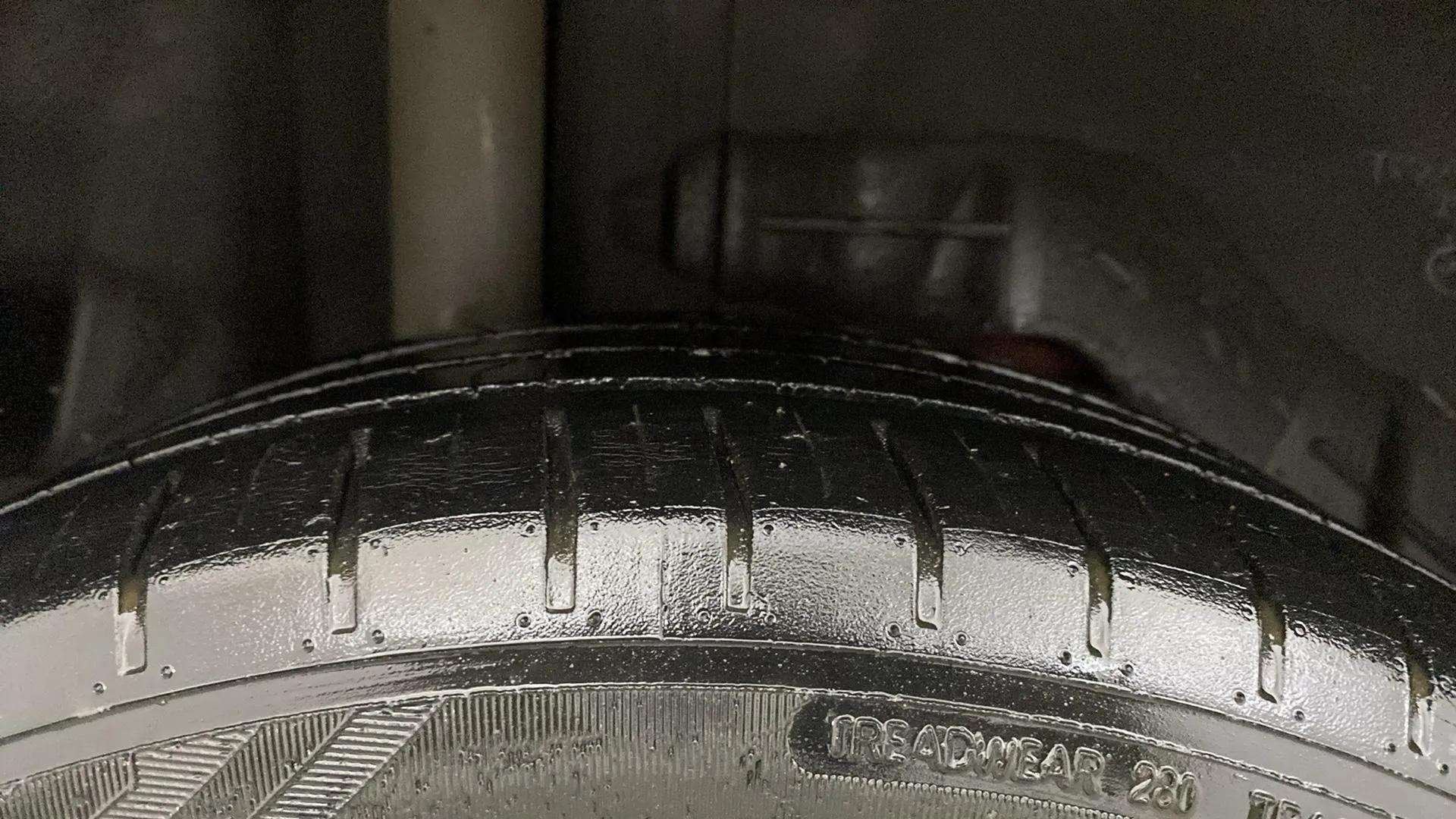RHS-Rear-Tyre-Tread-19