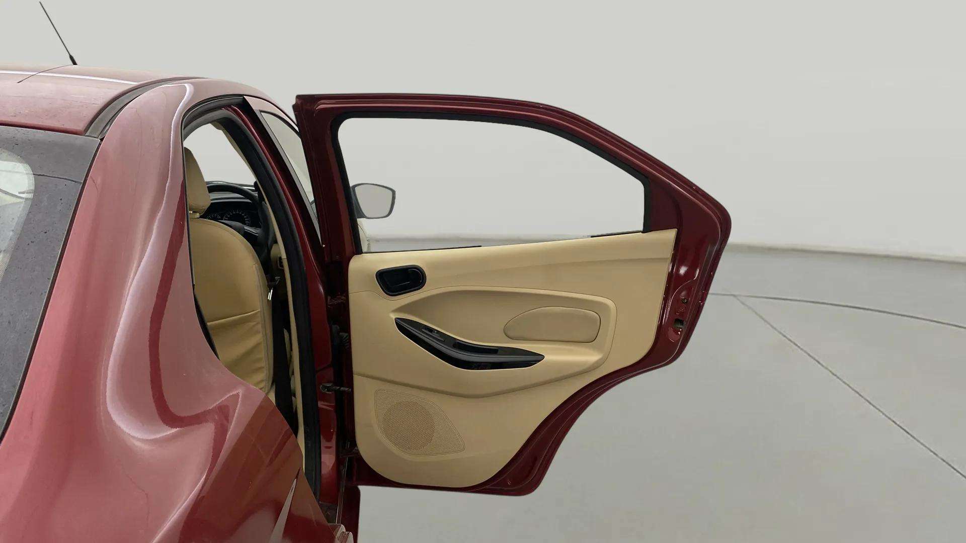 RHS-Rear-Door-Open-33