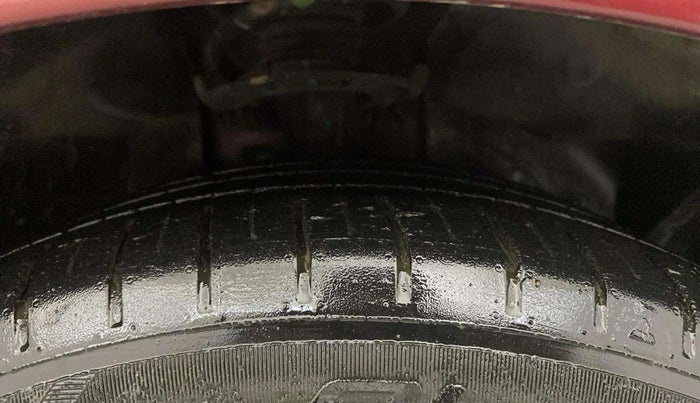 2020 Ford Figo Aspire TITANIUM 1.2 PETROL, Petrol, Manual, 29,499 km, Right Front Tyre Tread
