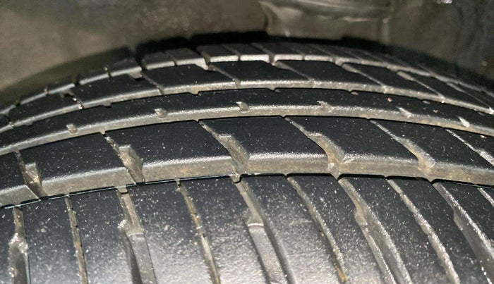 2015 Maruti Alto K10 VXI AMT, Petrol, Automatic, 65,894 km, Left Front Tyre Tread