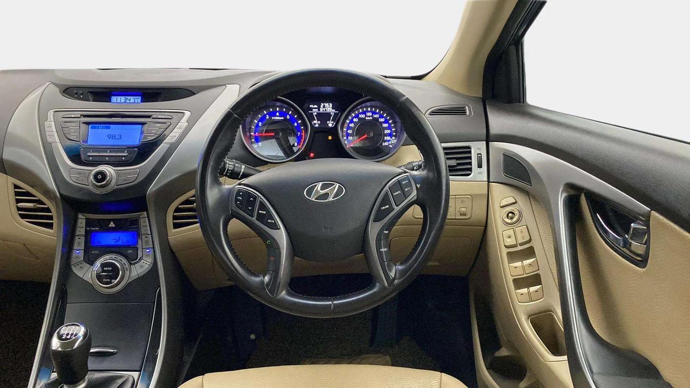 2014 Hyundai New Elantra 1.8 SX MT VTVT, Petrol, Manual, 64,722 km, Steering Wheel Close Up