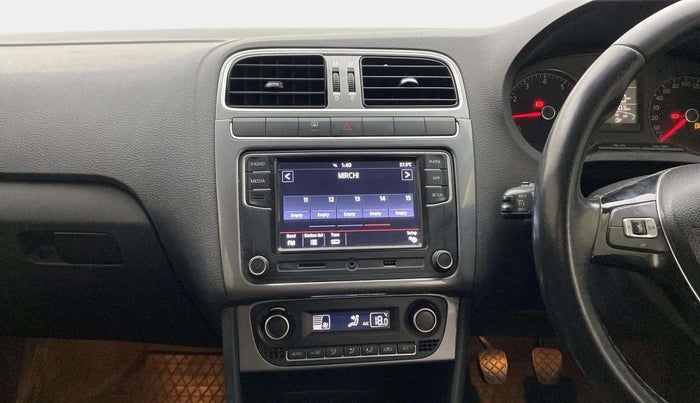 2018 Volkswagen Polo HIGHLINE PLUS 1.0 16 ALLOY, Petrol, Manual, 1,21,839 km, Air Conditioner