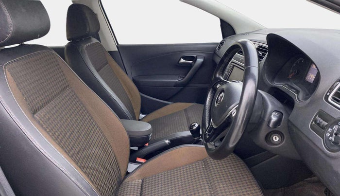 2018 Volkswagen Polo HIGHLINE PLUS 1.0 16 ALLOY, Petrol, Manual, 1,21,839 km, Right Side Front Door Cabin