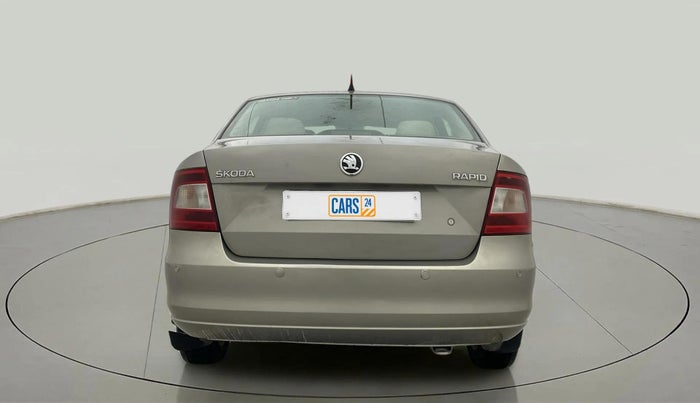 2016 Skoda Rapid AMBITION 1.6 MPI MT, Petrol, Manual, 38,023 km, Back/Rear