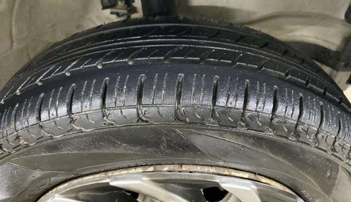 2012 Maruti Wagon R 1.0 LXI, Petrol, Manual, 48,646 km, Right Front Tyre Tread