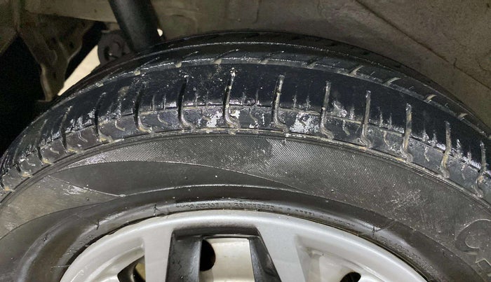 2012 Maruti Wagon R 1.0 LXI, Petrol, Manual, 51,545 km, Left Front Tyre Tread