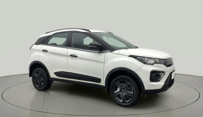 2022 Tata NEXON XM SUNROOF PETROL, Petrol, Manual, 17,777 km, Right Front Diagonal