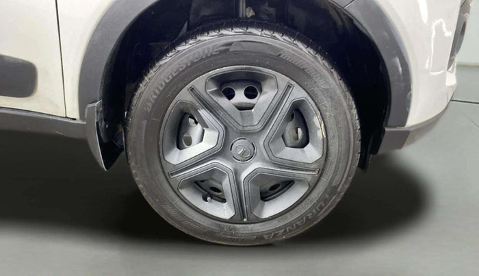 2022 Tata NEXON XM SUNROOF PETROL, Petrol, Manual, 17,777 km, Right Front Wheel