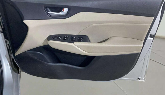 2018 Hyundai Verna 1.6 VTVT SX (O) AT, Petrol, Automatic, 46,261 km, Driver Side Door Panels Control