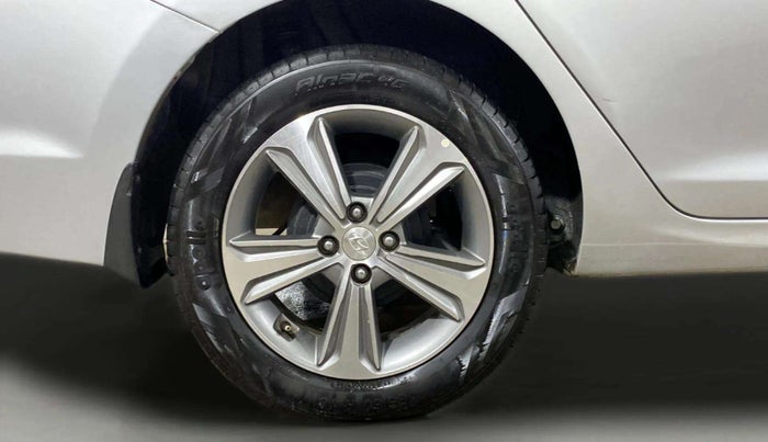 2018 Hyundai Verna 1.6 VTVT SX (O) AT, Petrol, Automatic, 46,261 km, Right Rear Wheel