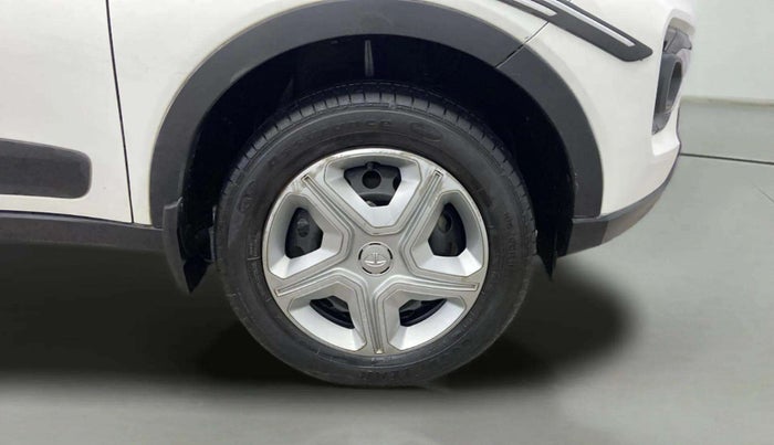 2021 Tata NEXON XMA SUNROOF PETROL, Petrol, Automatic, 43,297 km, Right Front Wheel