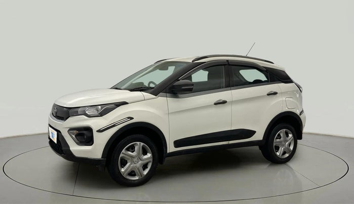 2021 Tata NEXON XMA SUNROOF PETROL, Petrol, Automatic, 43,297 km, Left Front Diagonal