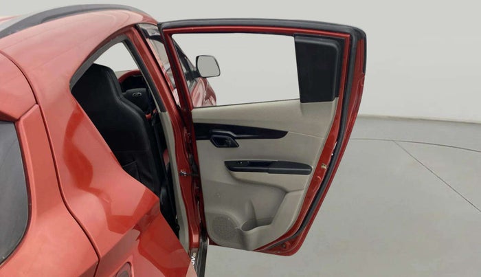 2016 Mahindra Kuv100 K4 6 STR, Petrol, Manual, 45,796 km, RHS Rear Door