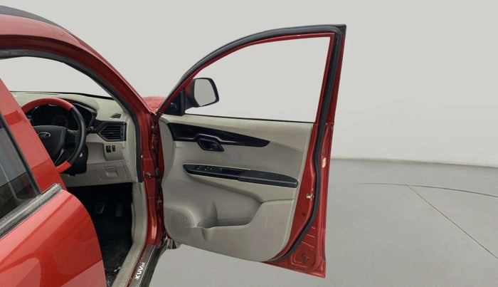 2016 Mahindra Kuv100 K4 6 STR, Petrol, Manual, 45,796 km, RHS Front Door