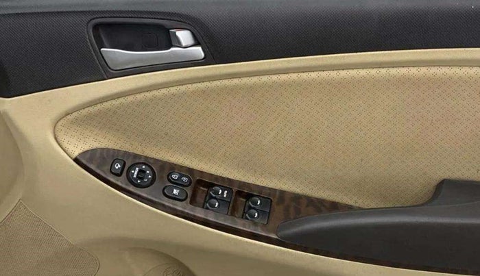 2016 Hyundai Verna 1.6 VTVT SX, Petrol, Manual, 47,319 km, Driver Side Door Panels Control