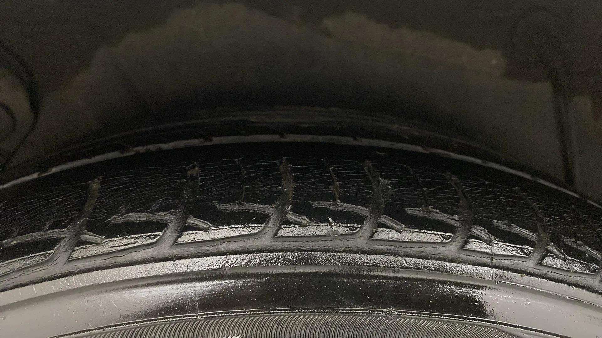 RHS-Rear-Tyre-Tread-19