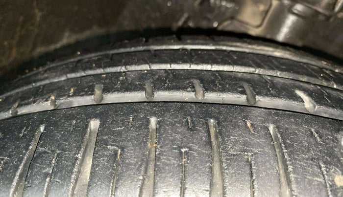 2019 Hyundai Grand i10 SPORTZ AT 1.2 KAPPA VTVT, Petrol, Automatic, 25,008 km, Right Front Tyre Tread
